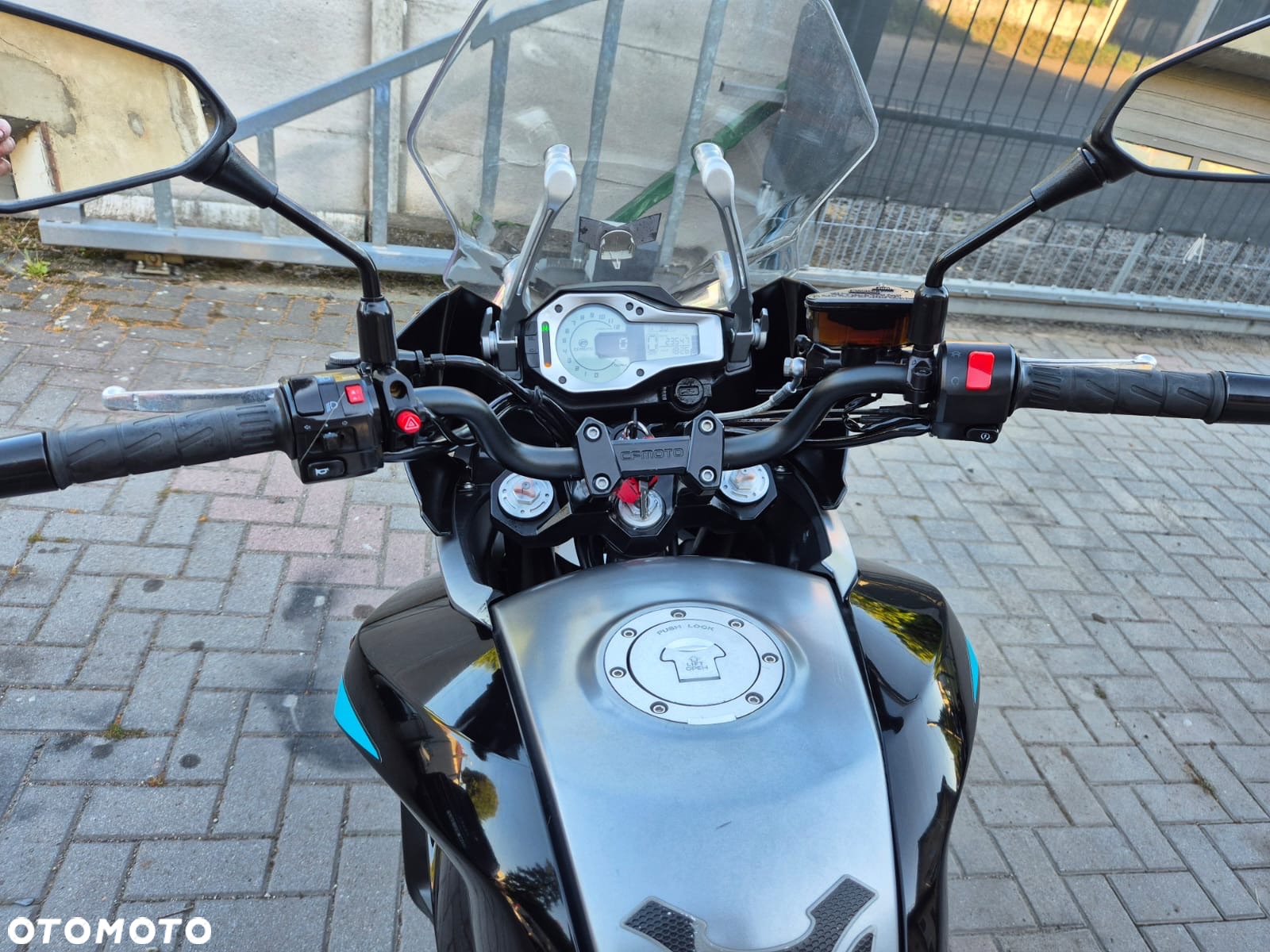 CFMoto 650 MT - 16