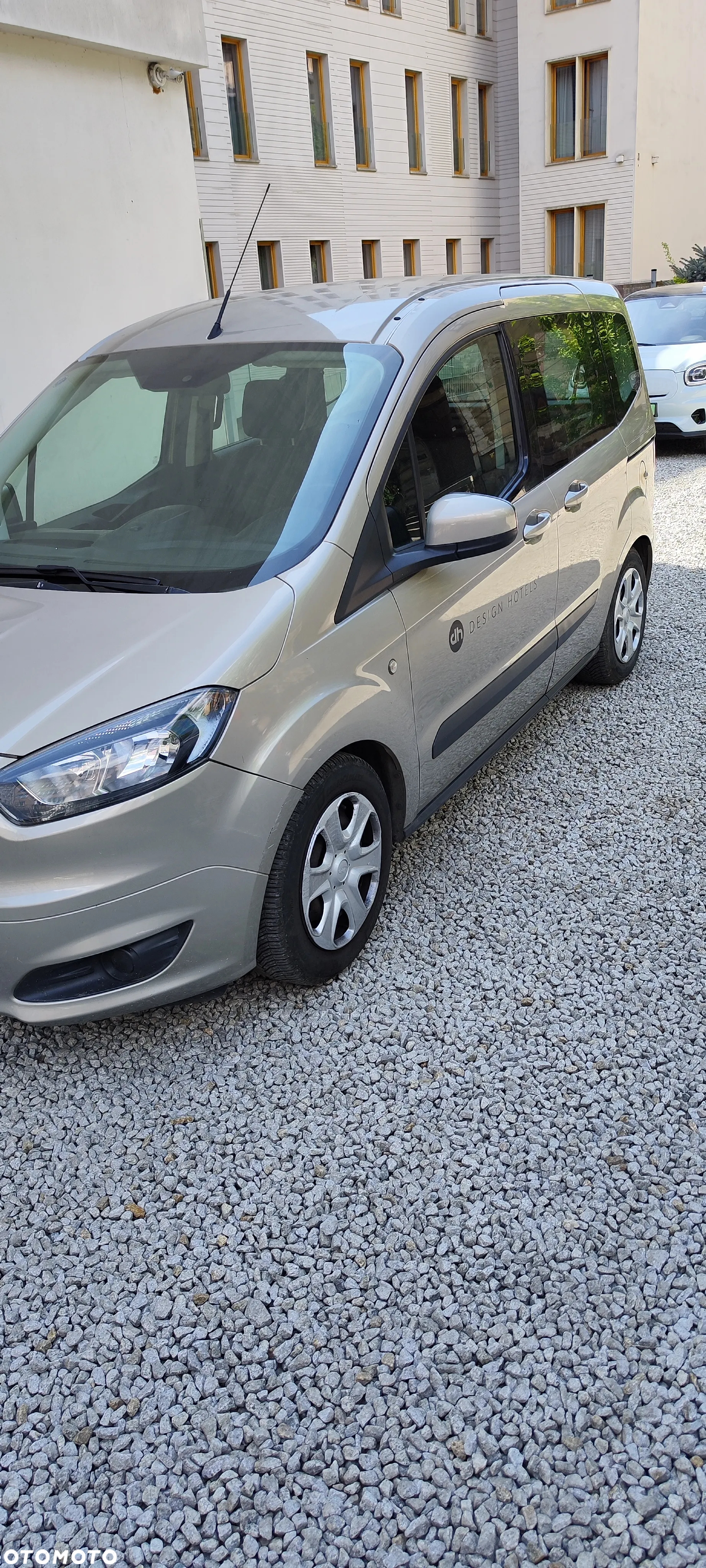 Ford Tourneo Courier - 2