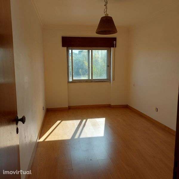 Apartamento de 4 Ass. em Sintra-Mem Martins - Grande imagem: 3/10