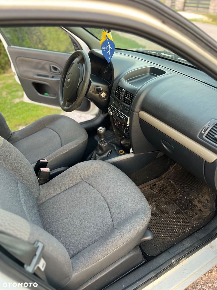 Renault Clio 1.5 dCi Authentique - 8