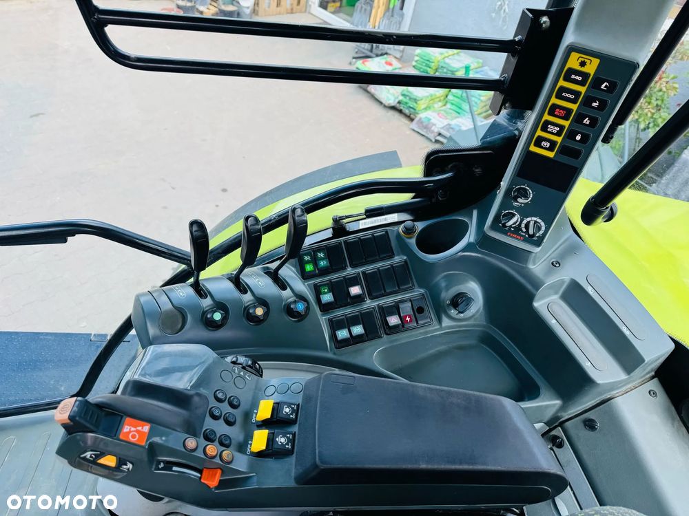 Claas Arion 640 - 13