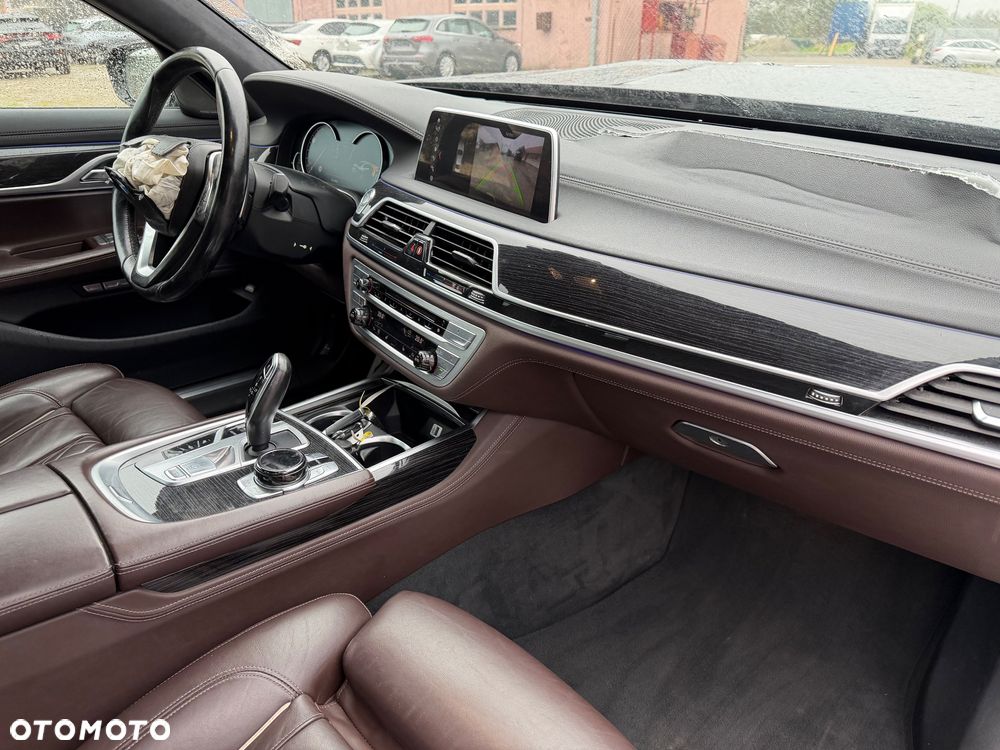 BMW Seria 7 740d xDrive - 26