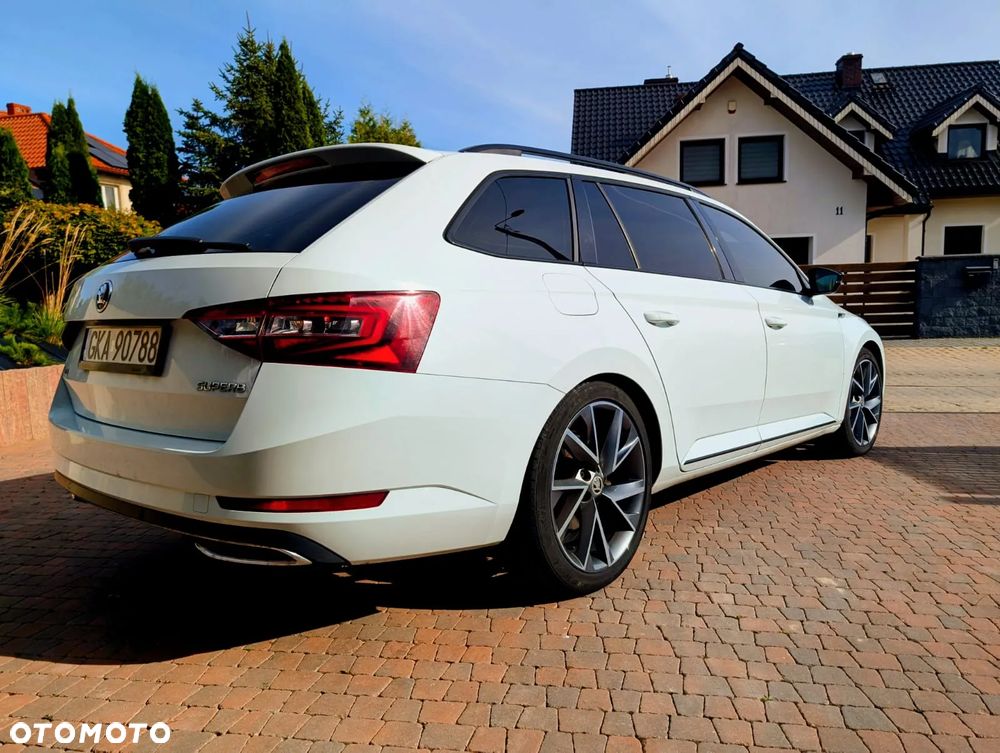 Skoda Superb 2.0 TDI Sportline DSG - 3
