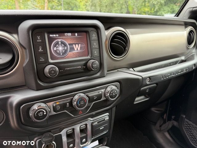 Jeep Wrangler - 20