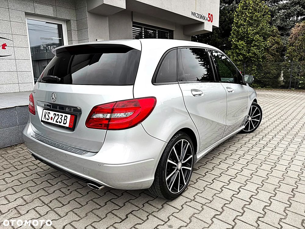 Mercedes-Benz Klasa B 180 AMG Line - 3
