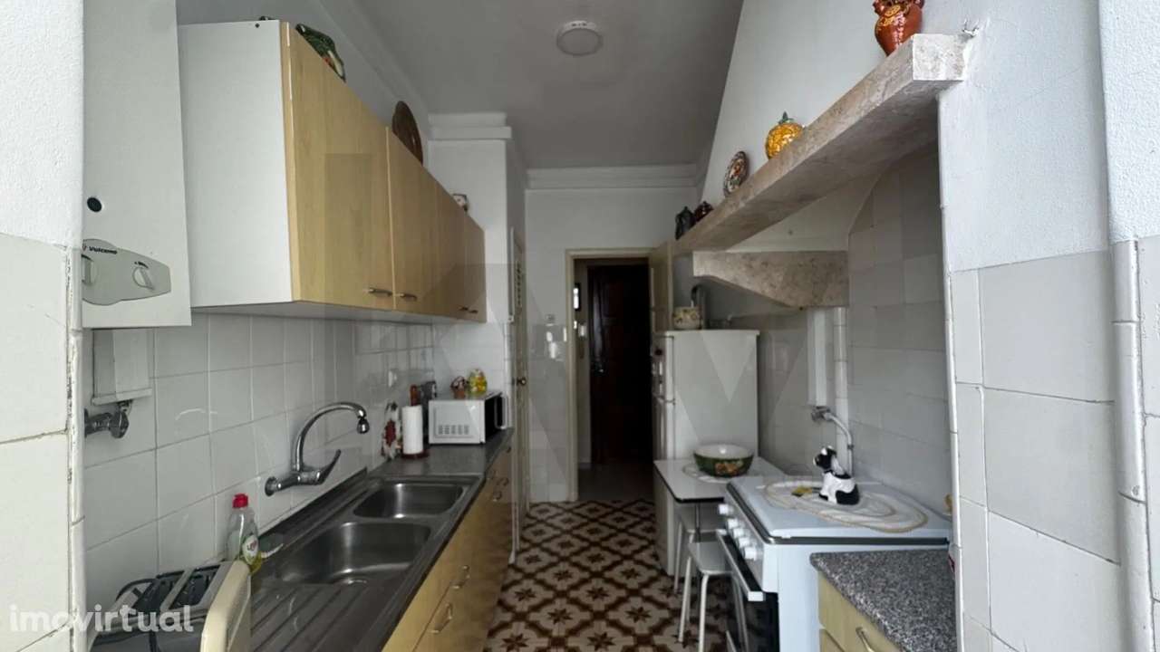 T2 em Queluz, 1º andar a 1 minuto a pé do comboio Queluz/Belas - Grande imagem: 5/9