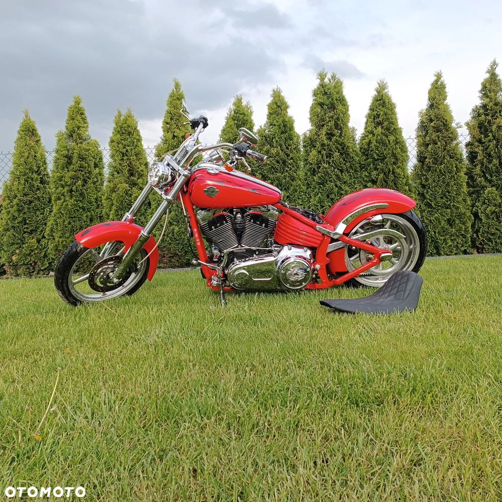 Harley-Davidson Softail Breakout - 21