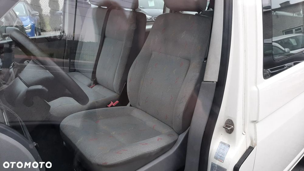 Volkswagen Caravelle - 6