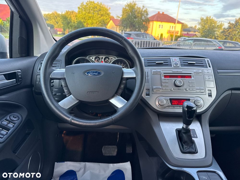 Ford Kuga 2.5 Titanium - 12