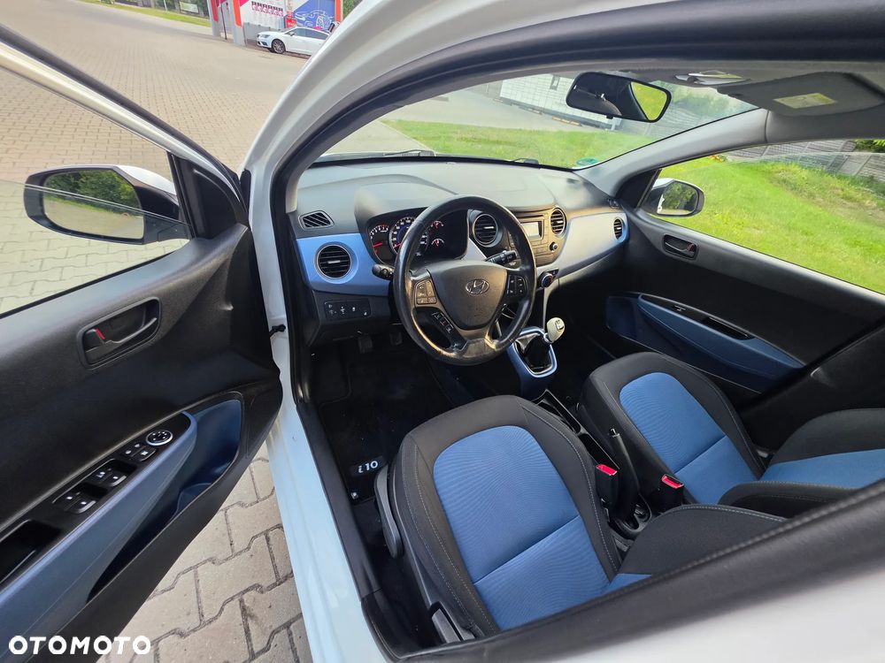 Hyundai i10 1.2 Fifa World Cup Edition - 8