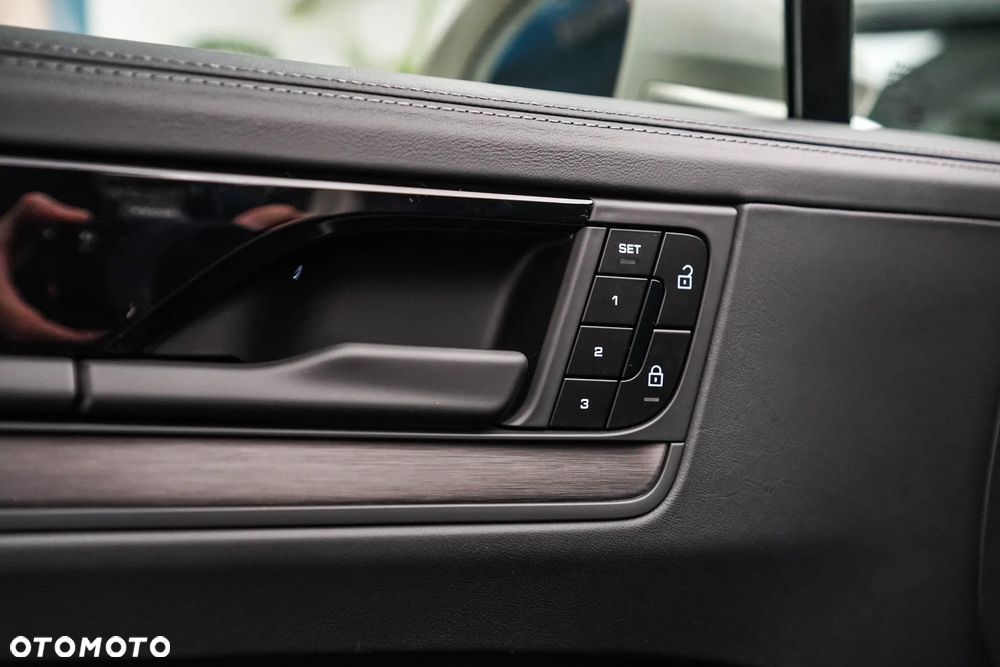 Porsche Cayenne Standard - 24