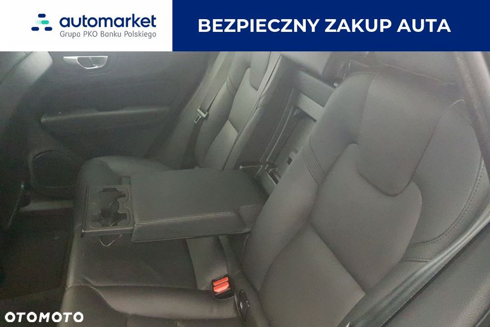 Volvo XC 60 B4 D AWD Plus Dark - 11