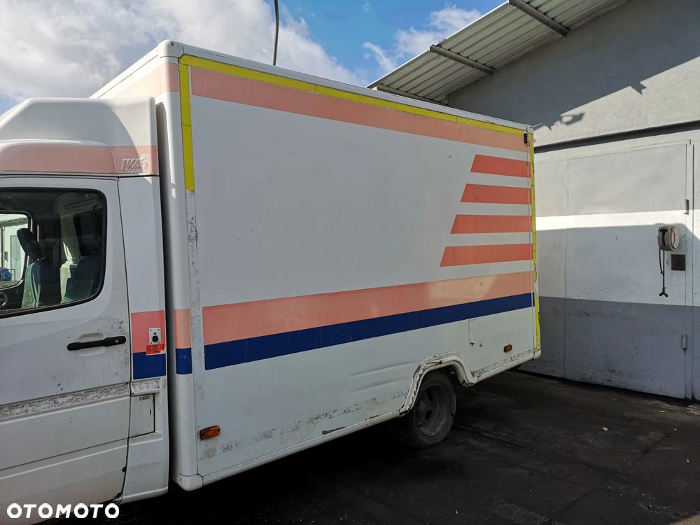 Zabudowa paka Kamper Sprinter W906 - 2