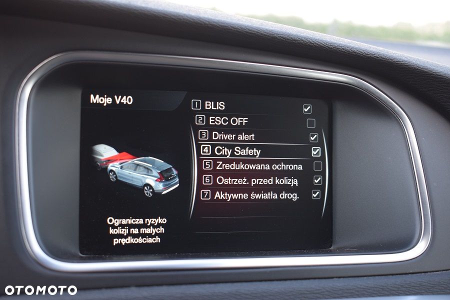Volvo V40 Cross Country D3 Drive-E SCR Dynamic Edition - 17