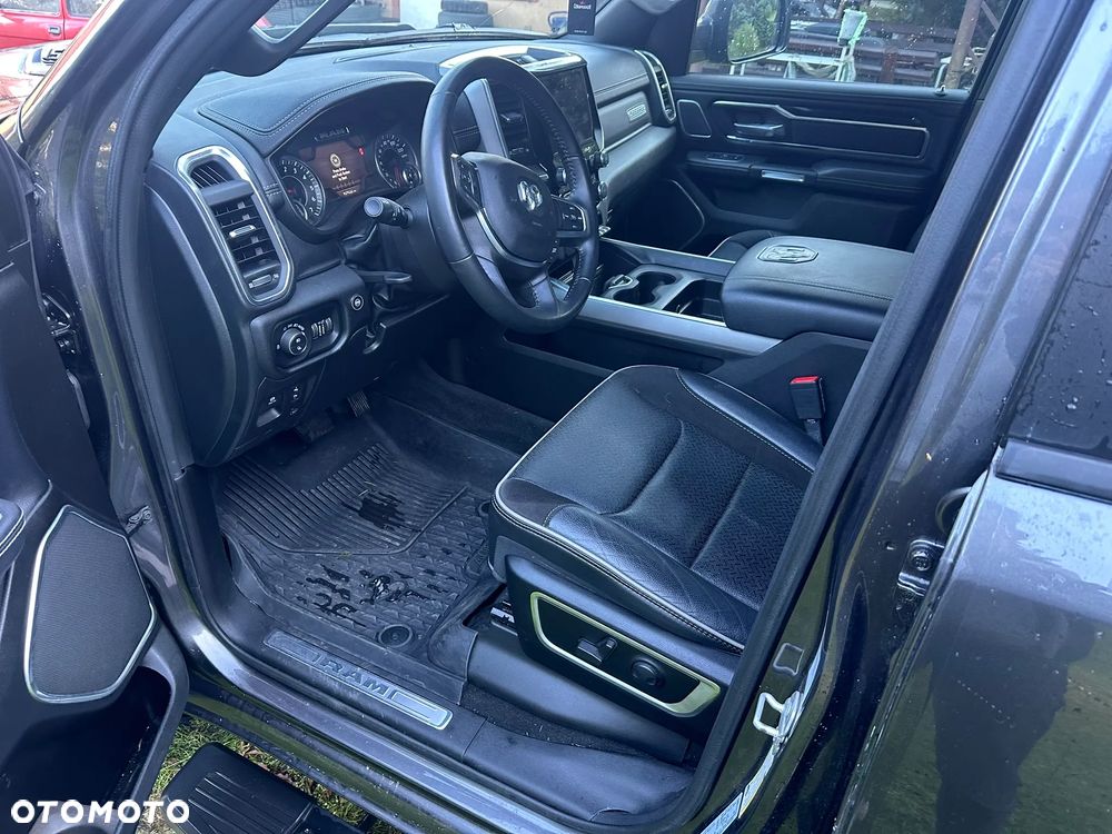 RAM 1500 5.7 Crew Cab Shortbed Laramie Black - 10