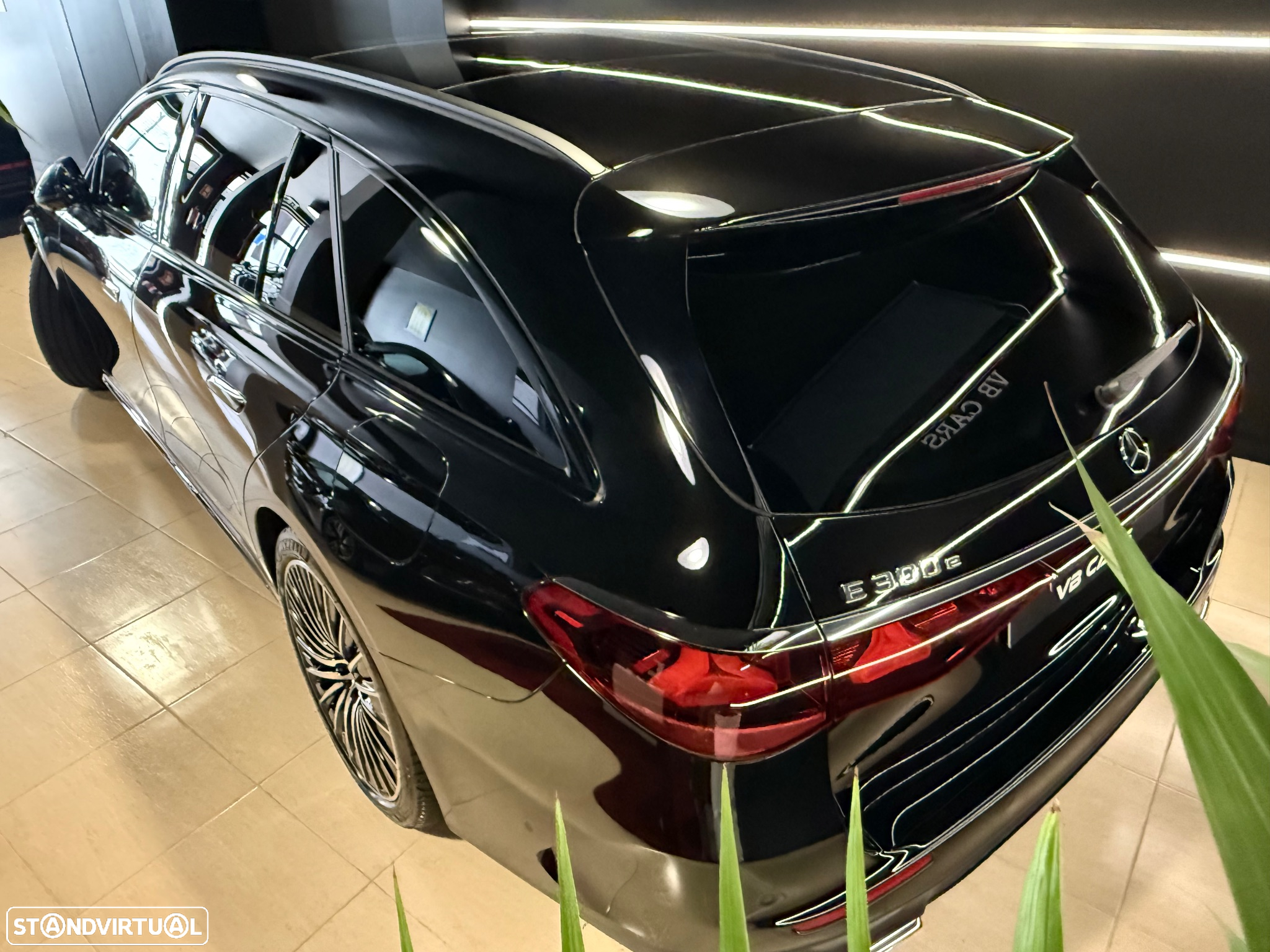 Mercedes-Benz E 300 Standard - 14