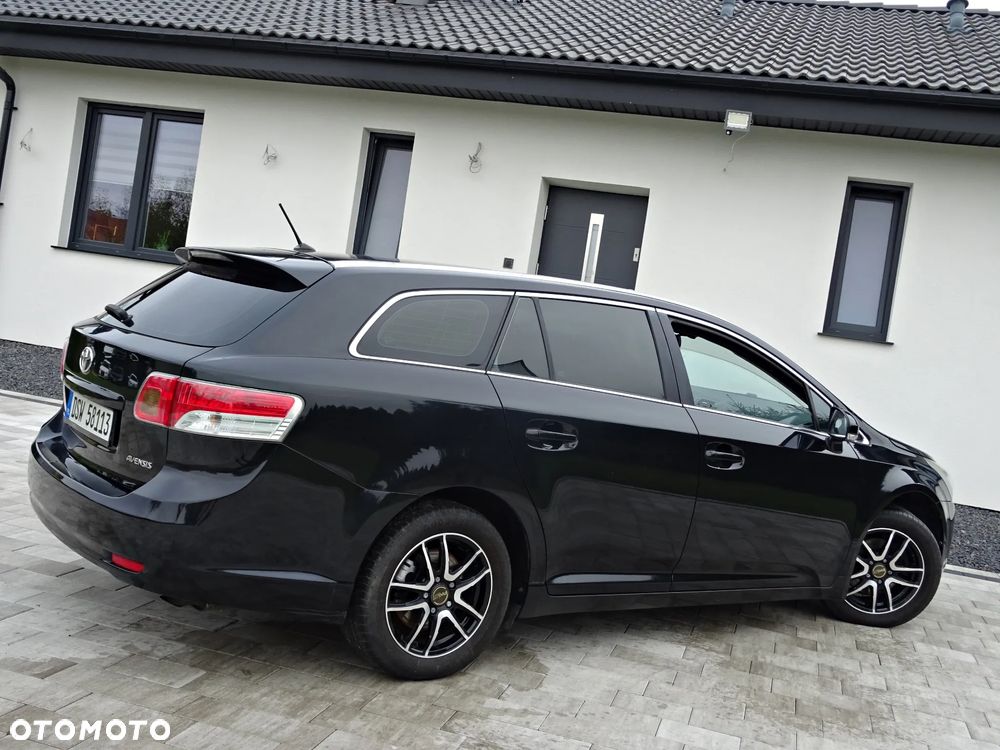 Toyota Avensis - 29