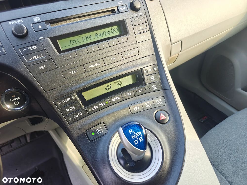 Toyota Prius 1.8 HSD Life - 8