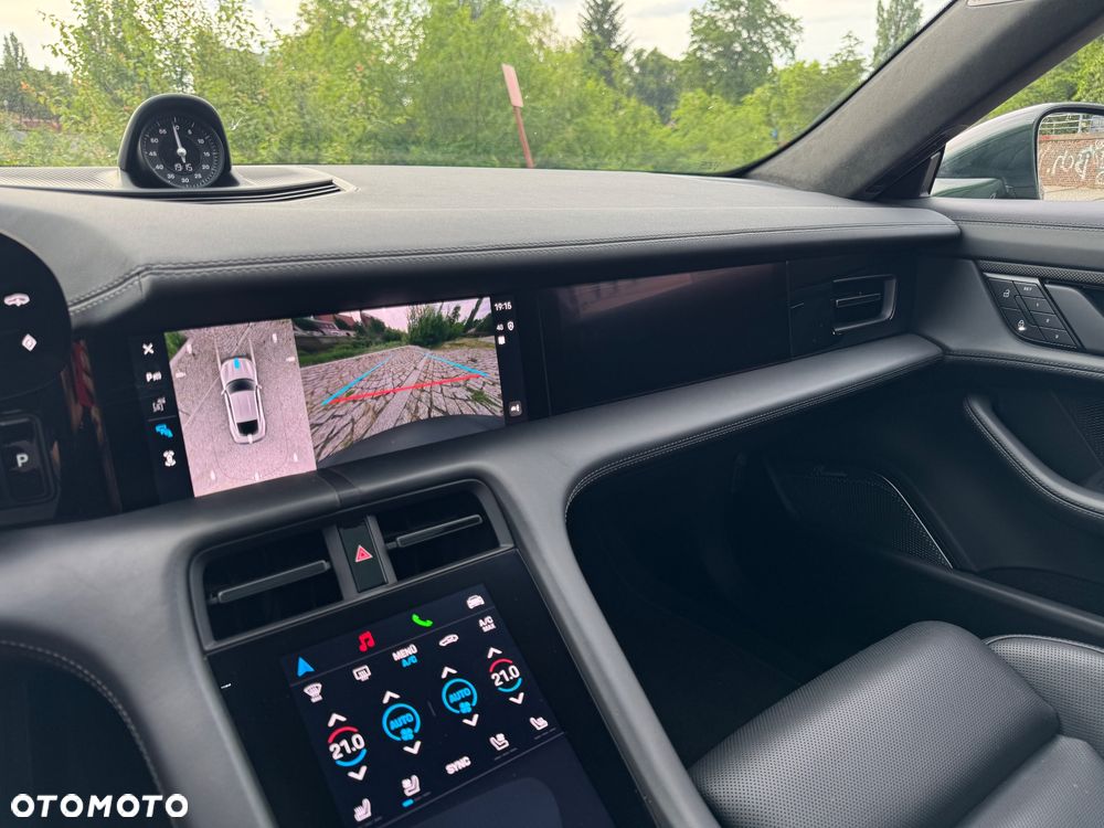 Porsche Taycan 105kWh Turbo - 9