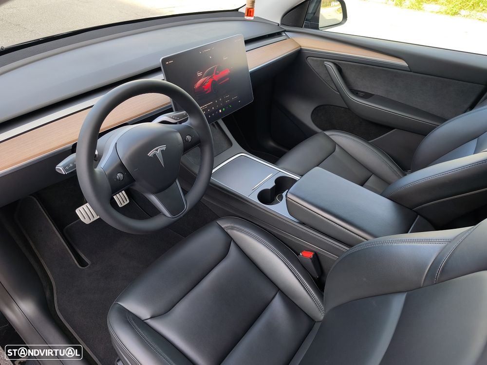 Tesla Model Y Performance Dual Motor AWD - 8