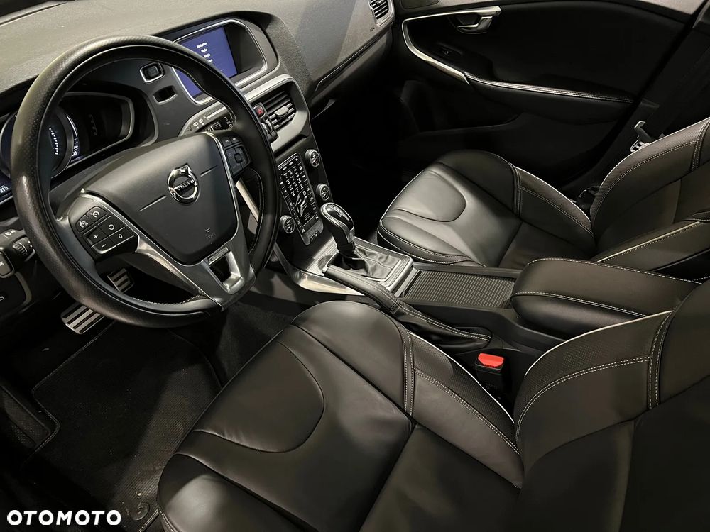 Volvo V40 D3 Drive-E R-Design Momentum - 8