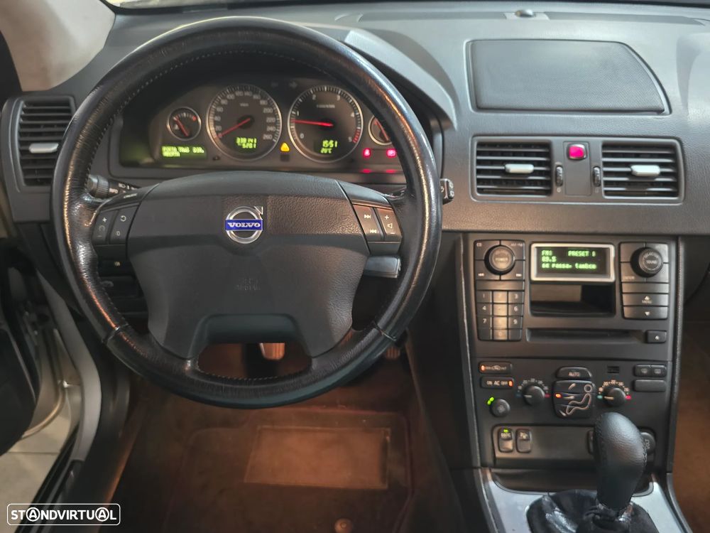 Volvo XC 90 2.4 D5 5L Nivel 2 - 20