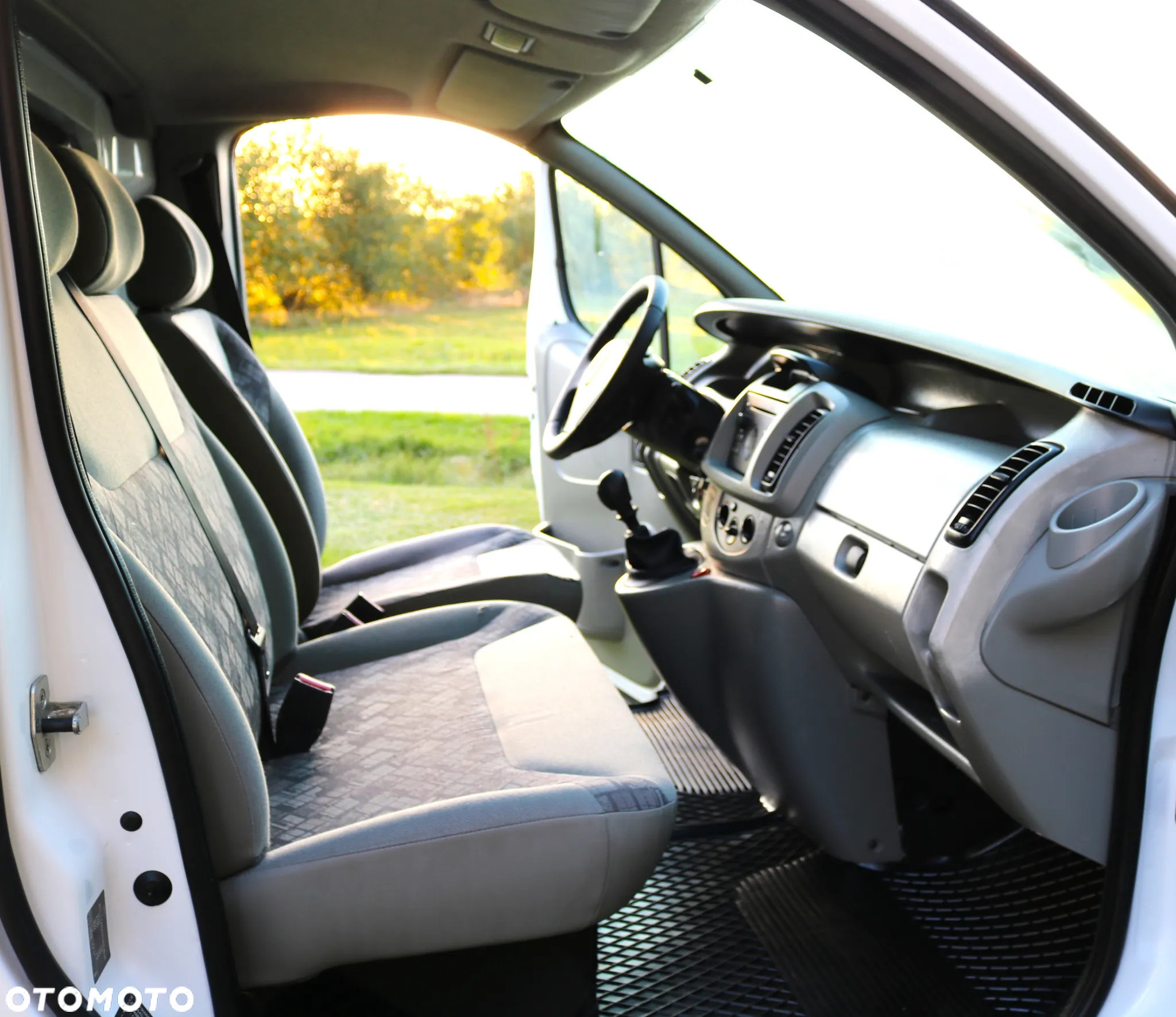 Opel Vivaro - 12