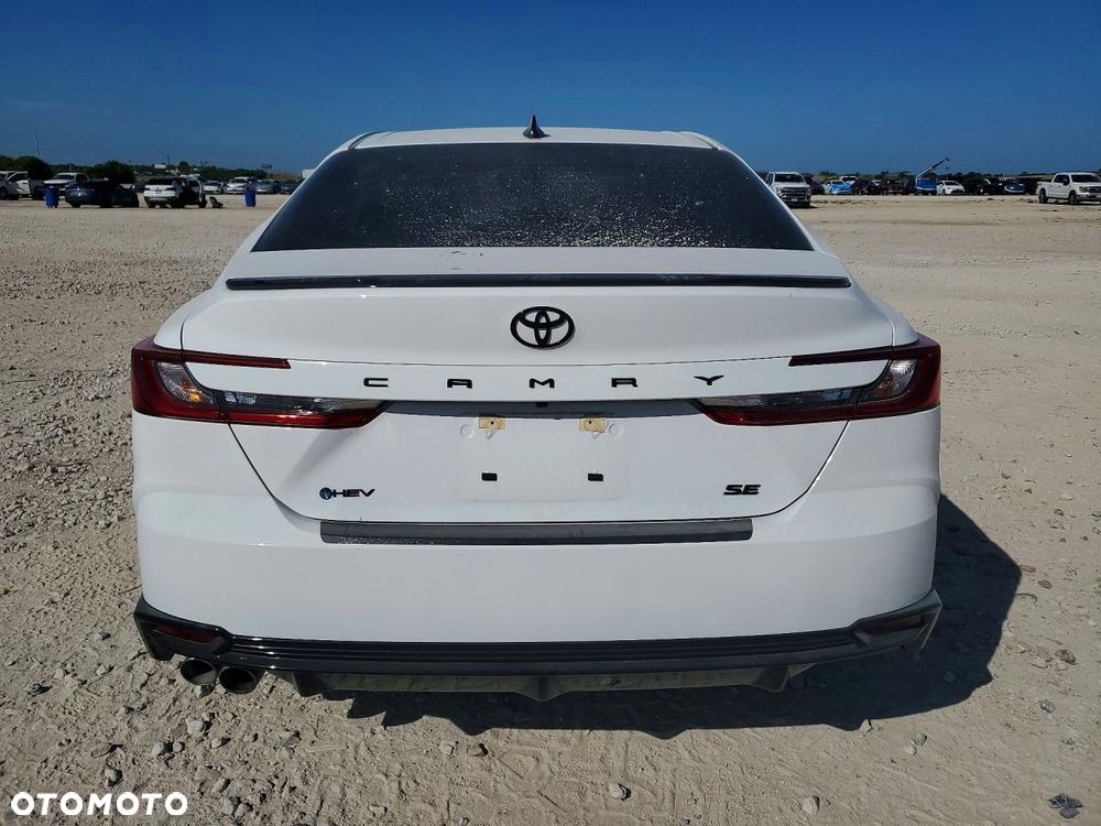 Toyota Camry 2.5 Hybrid Dynamic Force Executive e-CVT - 6