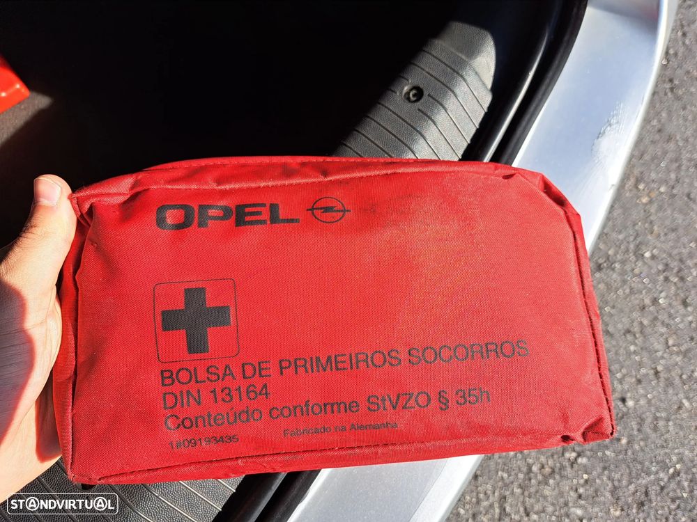 Opel Corsa 1.2 Twinport Cosmo - 17