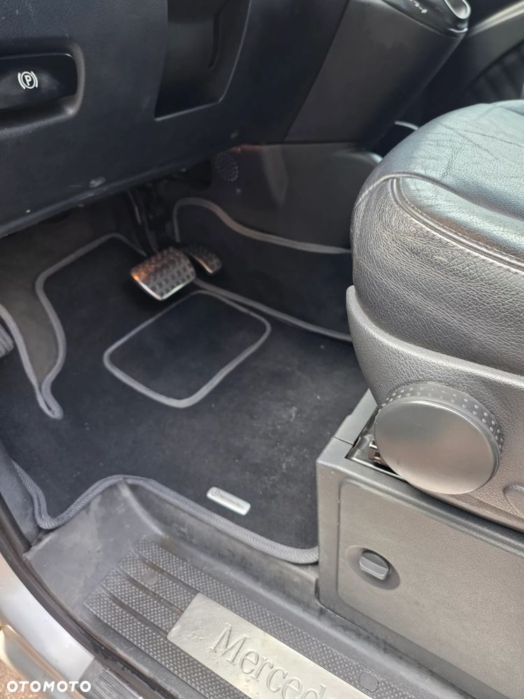 Mercedes-Benz Viano 3.0 CDI Ambiente (długi) - 22