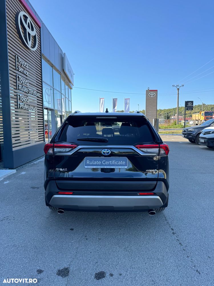 Toyota RAV4 - 8