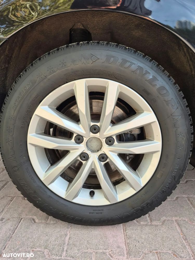 Volkswagen Passat - 13