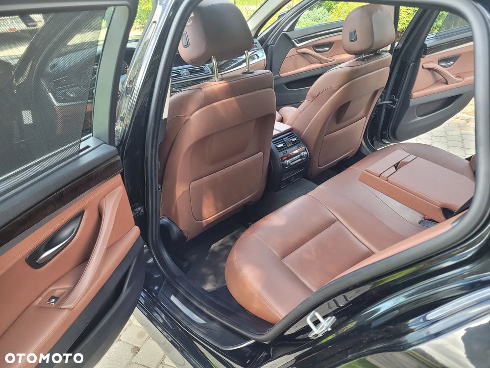 BMW Seria 5 520d Luxury Line - 14