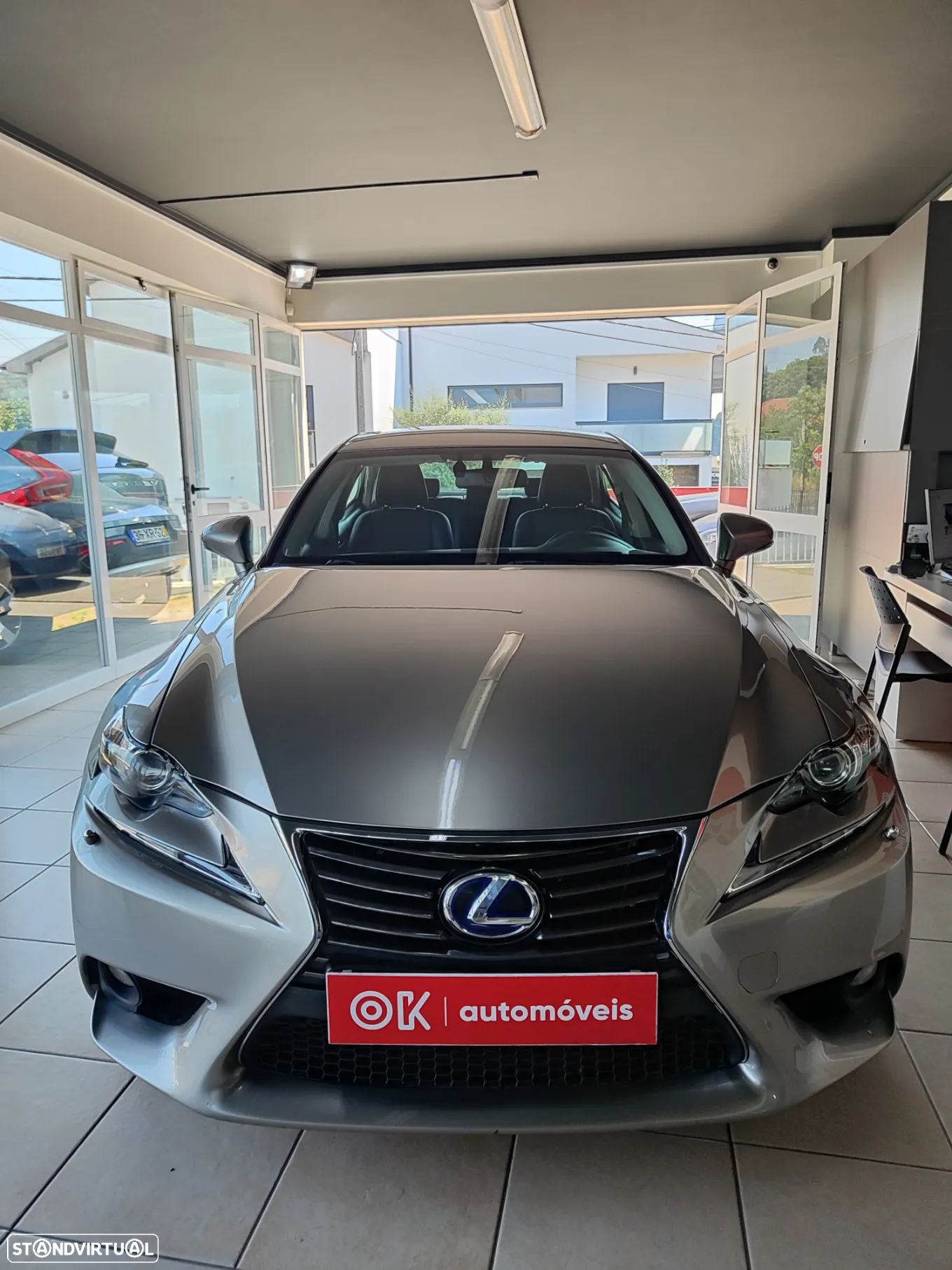 Lexus IS 300H Executive+ - 4