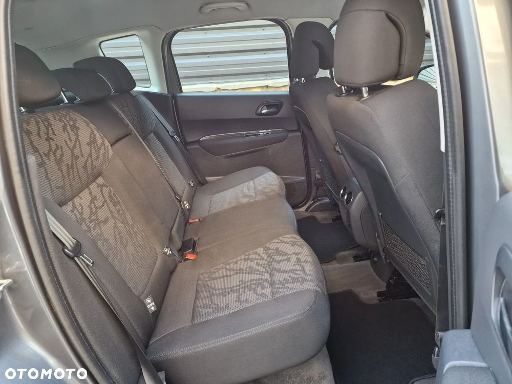 Peugeot 3008 1.6 HDi Premium - 24