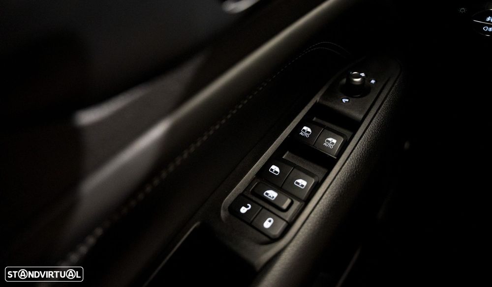 Jeep Compass 1.3 T Limited - 12