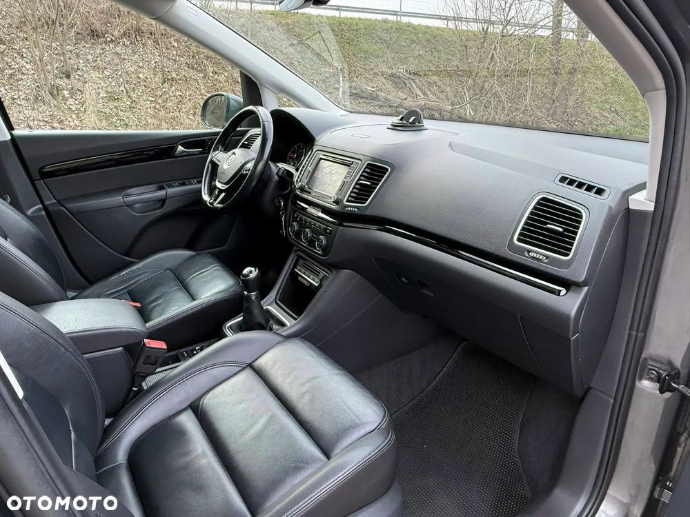 Volkswagen Sharan 2.0 TDI (BlueMotion Technology) Highline - 24