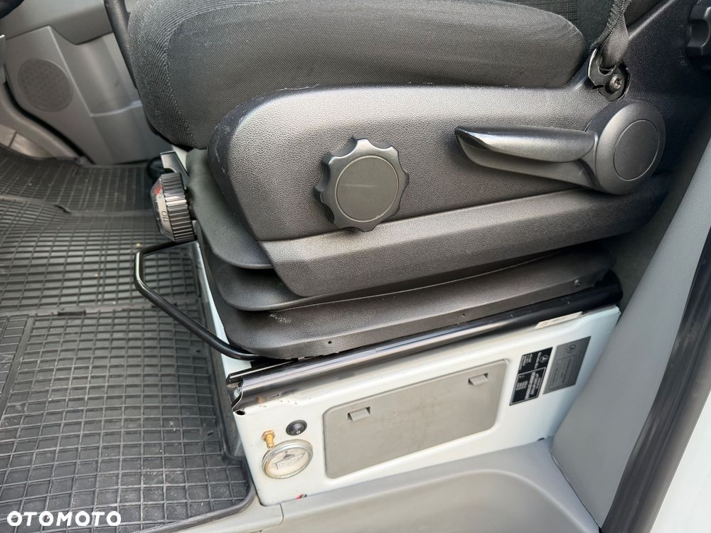Mercedes-Benz Sprinter - 16