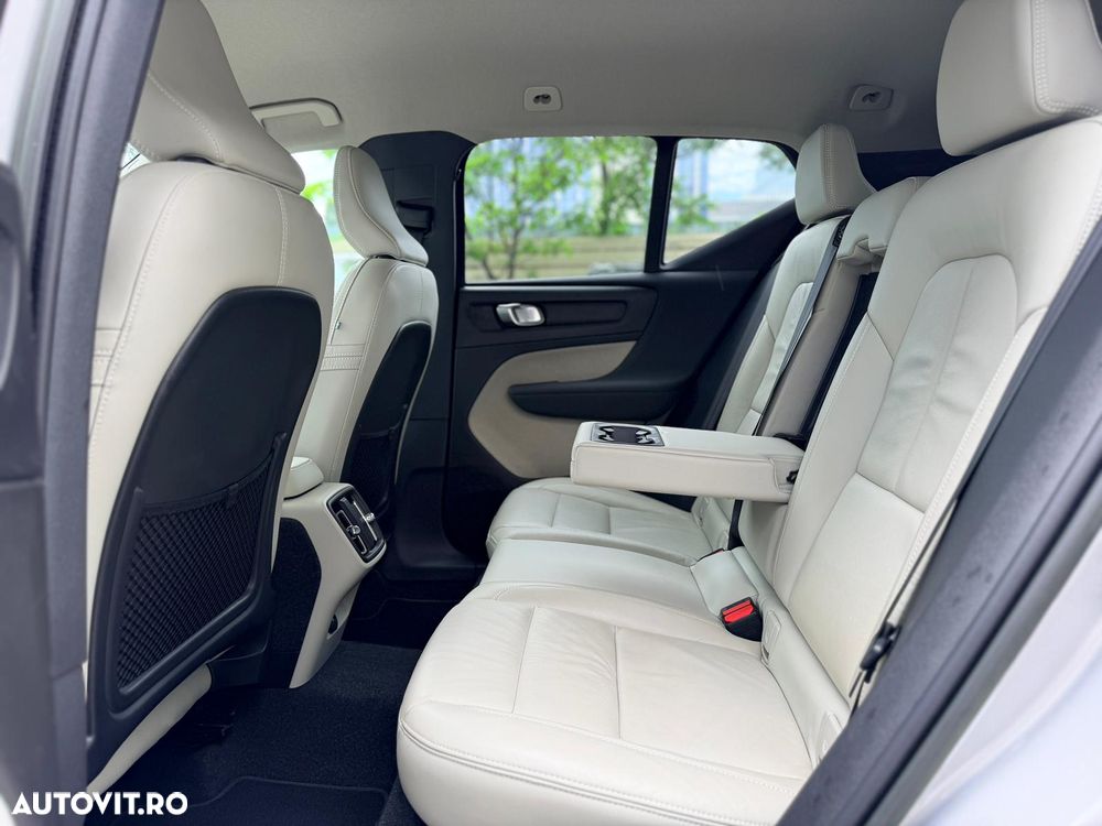 Volvo XC 40 B4 B AWD DKG Momentum Pro - 11