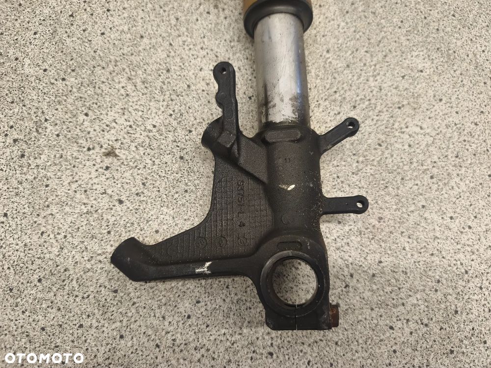 Laga lewa, zawieszenie przód, amortyzator, kopyto Suzuki GSXR 750 GSXR750 GSX-R 750 - 10