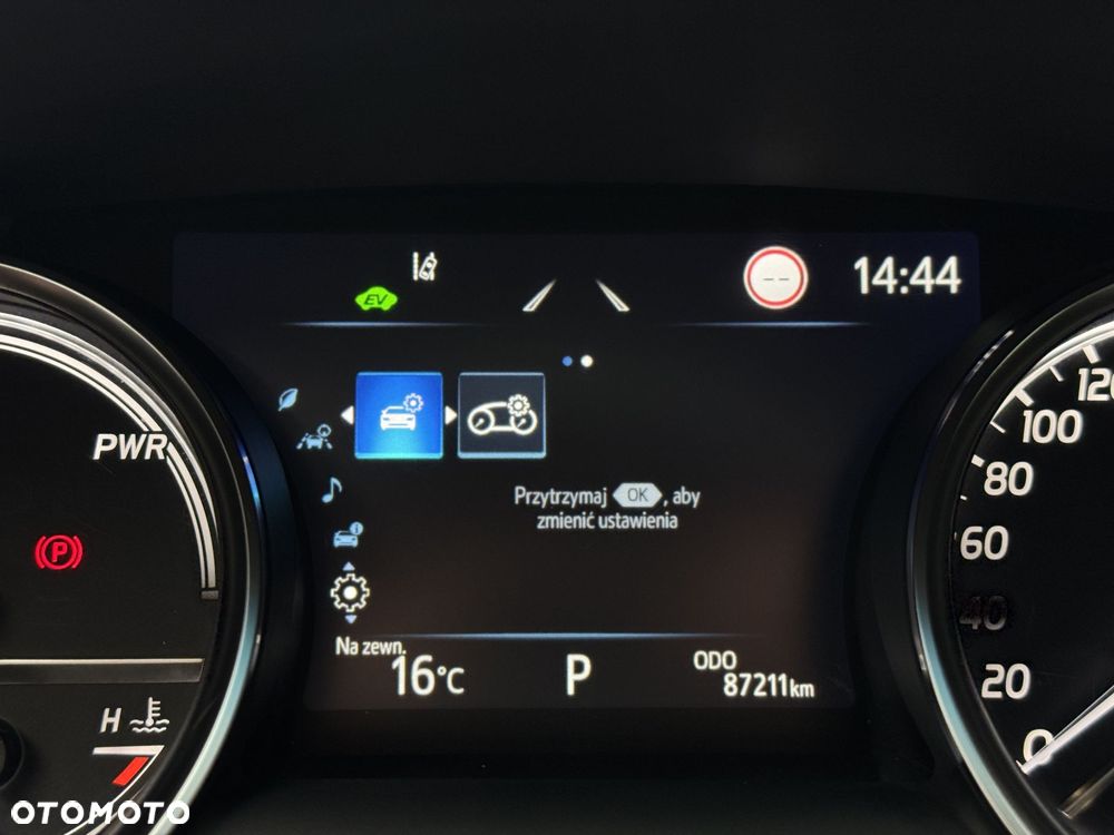 Toyota Camry 2.5 Hybrid Comfort CVT - 27