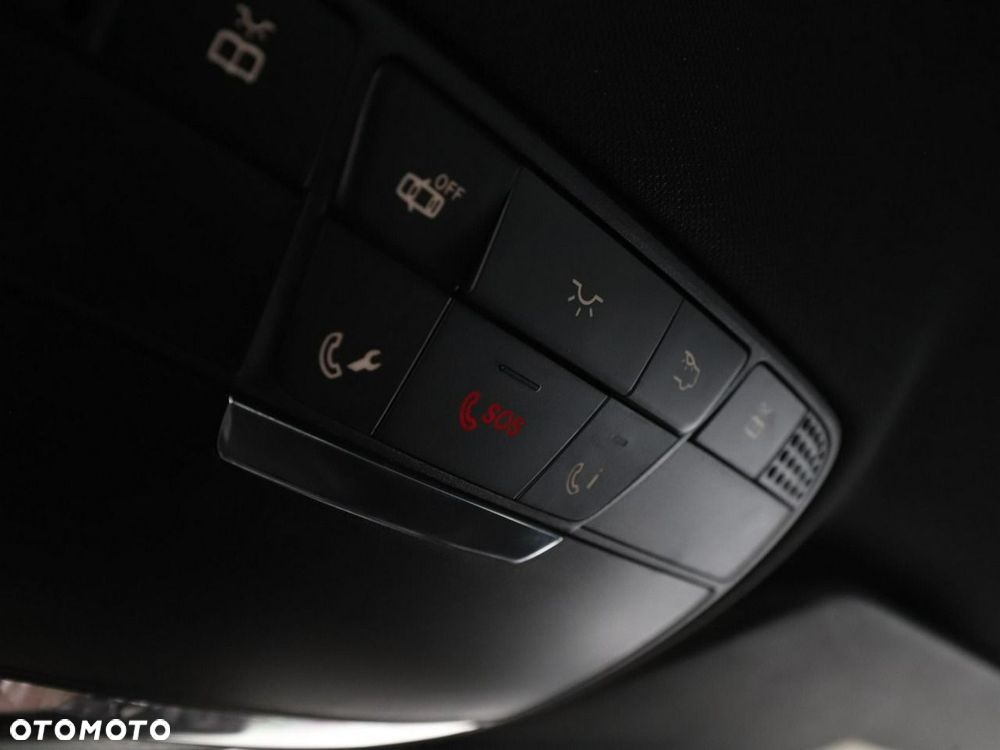 Mercedes-Benz Klasa C 200 4Matic 9G-TRONIC Avantgarde - 39