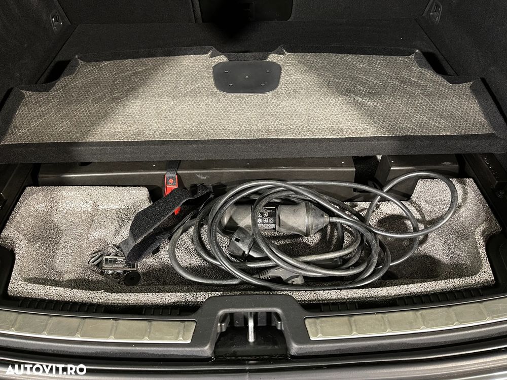 Volvo XC 60 Recharge T6 Twin Engine eAWD R-Design Expression - 14