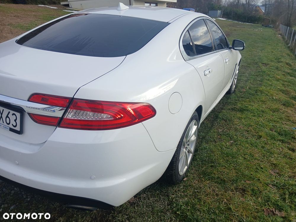 Jaguar XF 2.0 T Prestige - 5