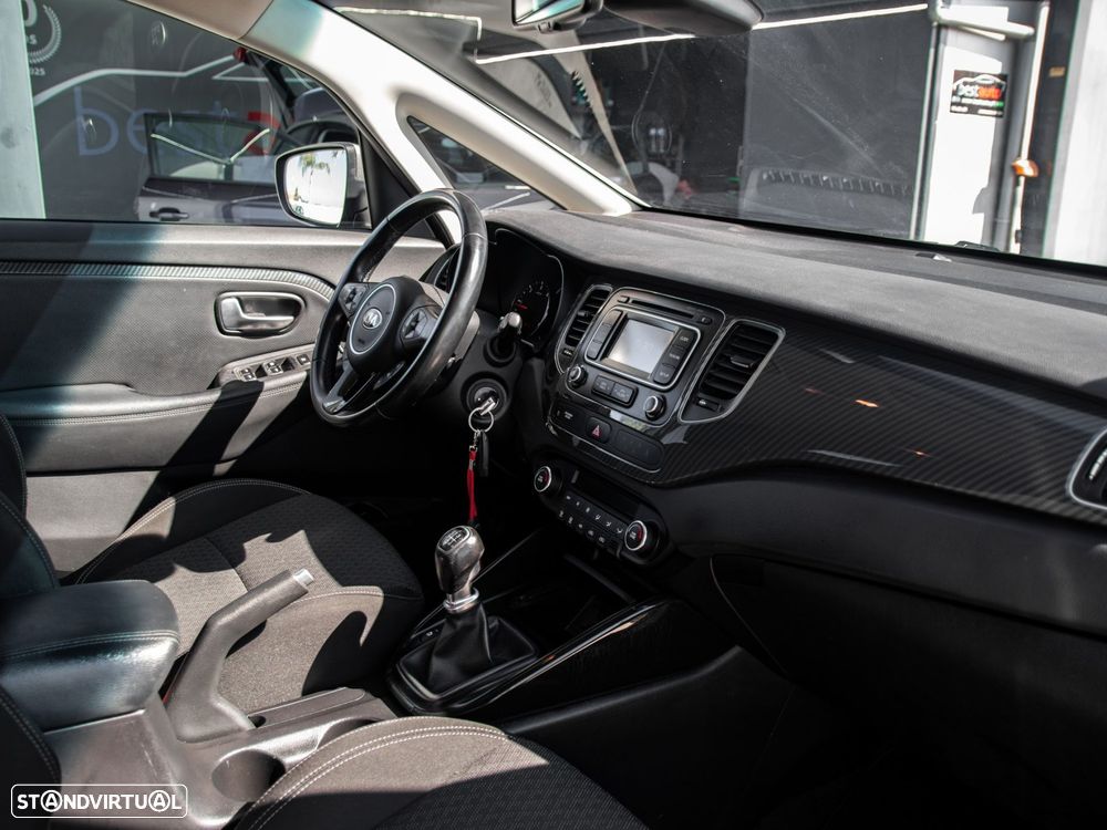 Kia Carens 1.7 CRDi ISG TX - 22