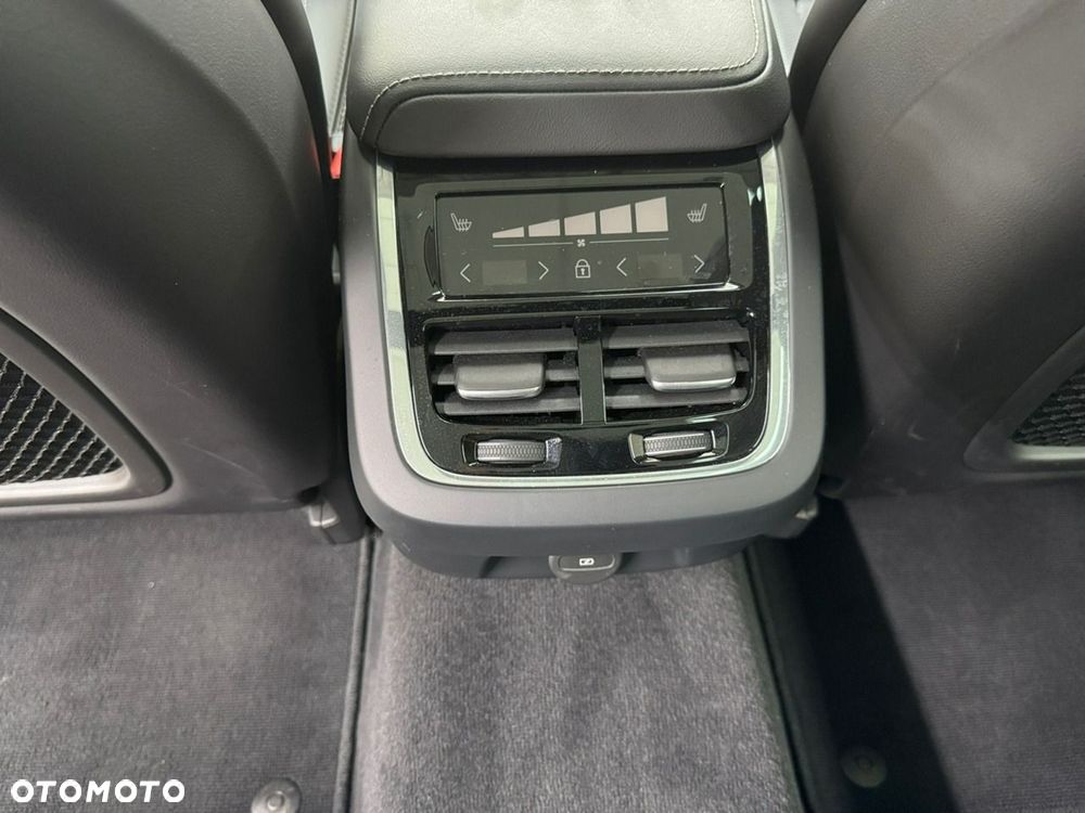 Volvo V60 B4 B DKG Ultra Dark - 8
