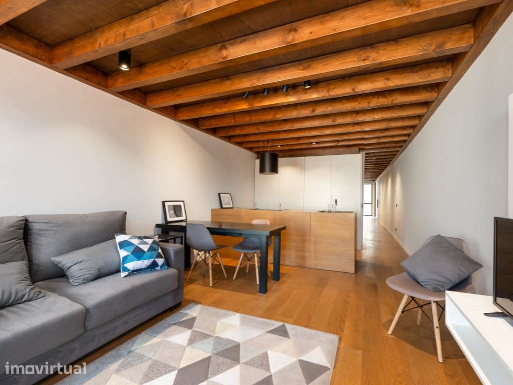 Vende-se Apartamento T1 no Cais de Gaia - Mobilado, Equipado - Grande imagem: 4/12