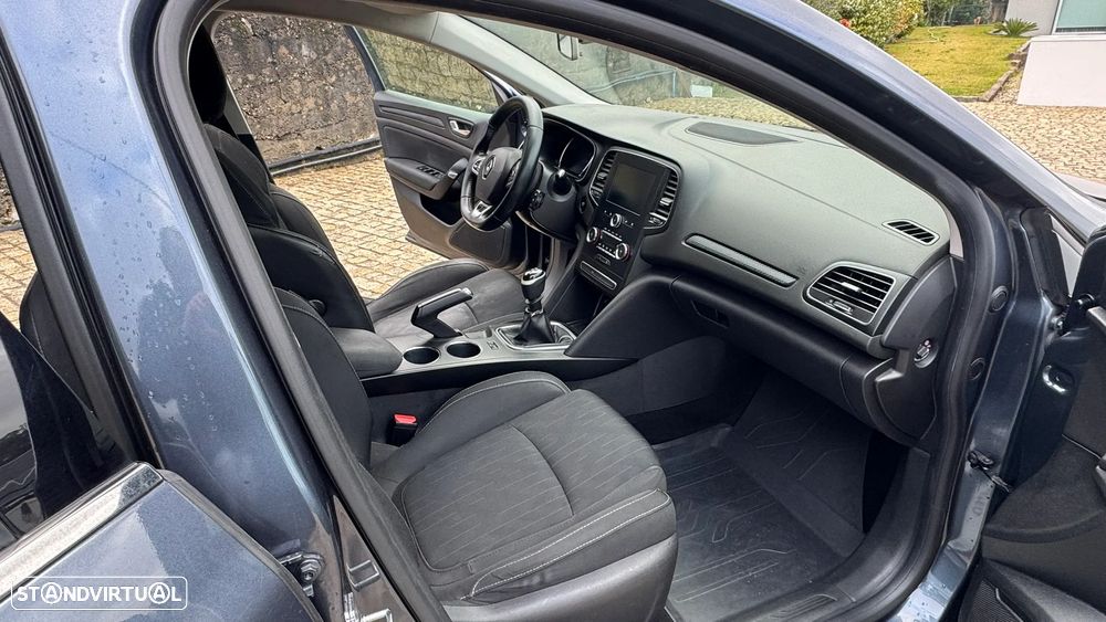 Renault Mégane 1.5 Blue dCi Limited - 10