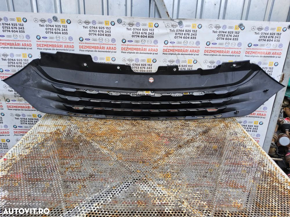 Grila radiator Iveco Daily după 2015 cod 5802075839 grila faruri bara fata iveco Daily 6 - 2