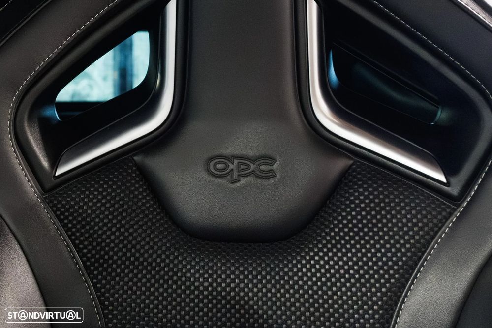 Opel Astra GTC OPC 2.0 T - 12